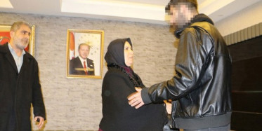 HDP Önünde Eylem Yapan Bir Diyarbakır Annesi Daha Evladına Kavuştu