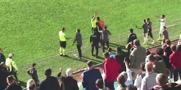 Bölgesel Amatör Lig'de Futbolcu Maçta Hakeme Kafa Attı!