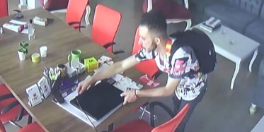 Böyle hırsızlık görülmedi! Oto merkezine acil lavabo ihtiyacı için giren şahıs, çalışma ofisindeki bilgisayarı çaldı