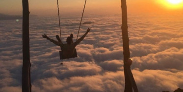 Rize'de Bulutların Üstünde Salıncak Keyfi