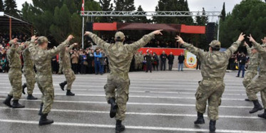Burdur'da Komandolardan Harmandalı Gösterisi