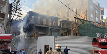 Bursa’da hareketli dakikalar: İki katlı bina bir anda alev aldı