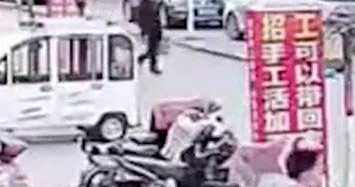 Direği Yalayan Çinlinin Dili Yapıştı