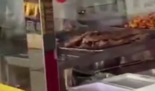 Çin'de Etlerin Üzerinde Fare Geziyor