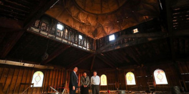 Müslüman Ve Gayrimüslimler Kundaklanan Camii İçin Kenetlendi