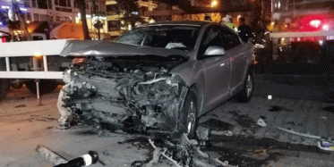 Bağdat Caddesi'nde Bankta Oturan Çifte Araç Çarptı