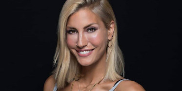 Çağla Şıkel, Köpeği Tarçın’la Paylaşım Yaptı