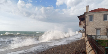 Çanakkale'de Lodos Dev Dalgaları Beraberinde Getirdi