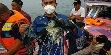 Endonezya'da Denize Düşen Uçaktan İlk Görüntüler