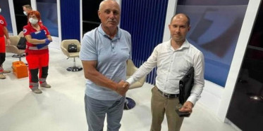 Canlı Yayında Eski Diplomatlar Birbirlerine Girdi