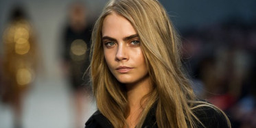 Cara Delevingne Sosyal Medya Hesabında Telefon Numarasını Paylaştı