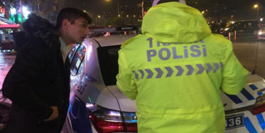 Kırmızı Işıkta Geçen Yayaya Ceza! 