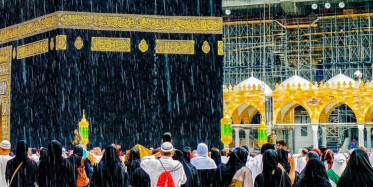 Ceviz Büyüklüğündeki Doluya Rağmen Kabe'yi Tavaf Ettiler