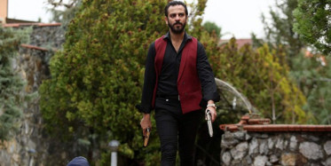 Vartolu 'Nikah Masası' şarkısını duyunca ortalığı fena dağıttı!