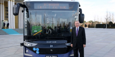Cumhurbaşkanı Erdoğan İlk Sürücüsüz Otobüsü Test Etti