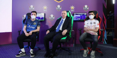 Cumhurbaşkanı Recep Tayyip Erdoğan'dan Genç Sporculara Hediye