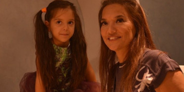 Demet Akalın Kızı Hira İçin 270 Bin TL'lik Minibüs Aldı