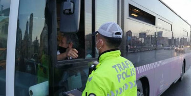 Trafik Polislerinden Toplu Ulaşım Araçlarında Koronavirüs Denetimi