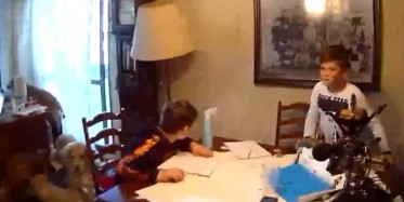 İzmir Depremine Evde Yakalanan Vatandaş O Anları Paylaştı