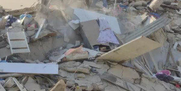 İzmir'de Binanın Çökme Anı Görüntülendi