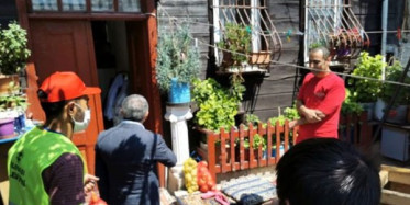 Dilovası Belediye Başkanı İlçede Her Eve Patates Soğan Dağıttı