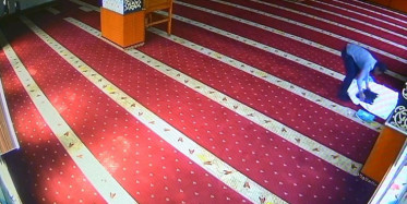 Diyarbakır'da 'Pes' Dedirten Hırsızlık! Camiye Girdi, Ses Cihazını Kefene Sarıp Çaldı