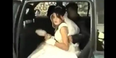 Düğün Arabasında Damat, Gelini Öpmek İstedi Ama...