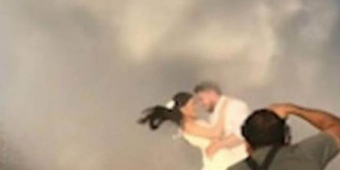 Brezilya'da Gelin ve Damadın Üzerine Bir Uçak Dolusu Su Döküldü