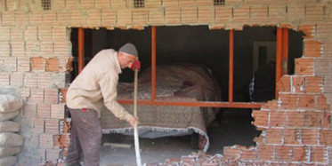 37 Yıl Sonra Arabasını Kapattığı Yeri Açtı