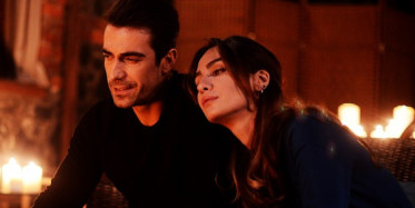 Aslı, Jülide'nin Kim Olduğunu Öğreniyor!