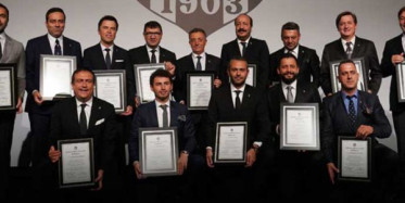 Ahmet Nur Çebi Beşiktaşlı Futbolcularla Bir Araya Geldi