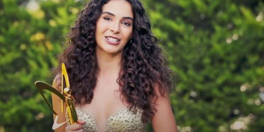 Hercai Dizisinin Başrol Oyuncusu Ebru Şahin En İyi Kadın Oyuncu Seçildi
