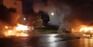 Fransa'da 30 Araç Kundaklandı!