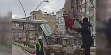 Emniyet Genel Müdürlüğü'nden 'Türk Bayrağı' Paylaşımı