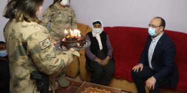 Elazığ’da 103 Yaşındaki Nineye Doğum Günü Sürprizi