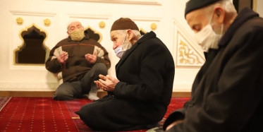 Elazığ’lı Amcanın Sabah Namazına Kavuşma Sevinci