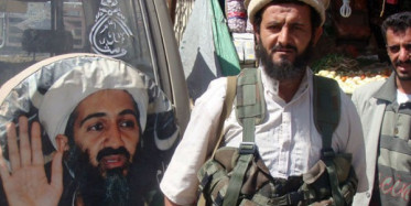 El Kaide Militanları Tarihi Mezarları Talan Ediyor