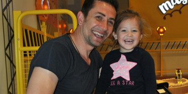 Emre Aşık ve Kızı Arasındaki Diyalog Ağızları Açık Bıraktı