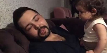 Babasını Hiç Kimseyle Paylaşmayan Minik Kız