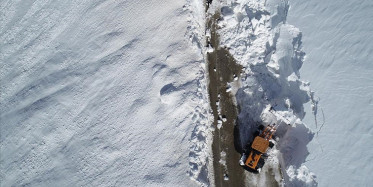 Erzurum'da 'Kar Kaplanları'nın İlkbahardaki Zorlu Karla Mücadelesi