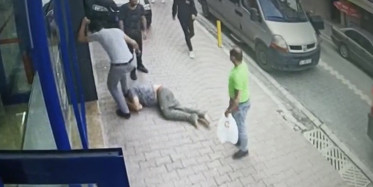 Esenyurt'ta Çocuklardan Zorla Para İstedi! Meydan Dayağı Yedi