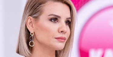 Esra Erol'a 7 Çocuğunu ve Kocasını Bırakıp Yasak Aşkına Kaçan Kadın Canlı Yayına Katıldı!