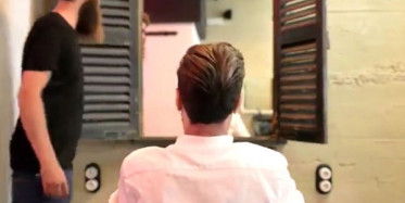 Evsiz Adamın Biraz Bakım ve Tıraştan Sonra Kendini Tanıyamaması