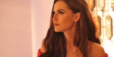 Beyaz TV'de Eşi Fahriye Evcen'e Aşık Olan Kadının Sorusu Gündeme Oturdu