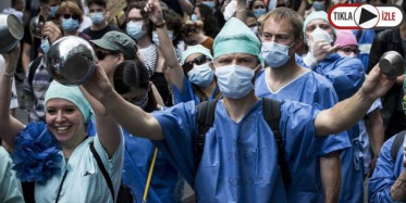 Sağlık Çalışanları Protestolarında Bir Polis Linç Edildi
