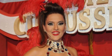 Demet Akalın Kapak Açma Akımına Uydu!