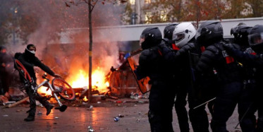 Fransa'da Gösteriler Devam Ediyor