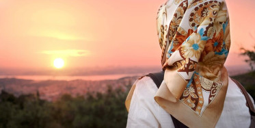 Gardıroba Sakladığı Eniştesiyle Basılan Kadının Hikayesi