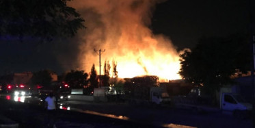 Gaziantep’te Çıkan Yangında Ahşap Palet Fabrikası Kül Oldu