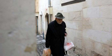 Gaziantep'te 94 Yaşındaki Amca İhtiyaç Sahiplerinin Yarıdmına Koşuyor